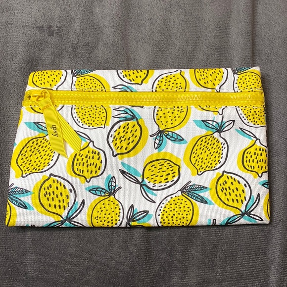 🦋3 piece makeup bundle! - Picture 3 of 7